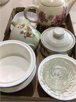 Miscellaneous kitchen dishes and pots