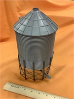 Plastic grain bin