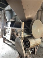 Union Ironworks Sheller w/ (2) Conveyors