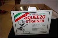 Squeezo Strainer-Looks to be New In Box