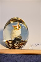 1978 Artist Signed Owl Sulphide Paperweight