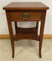 NICE ONE DRAWER MAHOGANY END TABLE W DOVETAIL