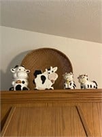 Decor on top of cabinet in kitchen