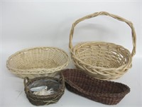 Assorted Baskets & 2 Sea Shells