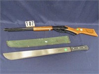 DAISY MODEL 1938-B BB GUN & AMERICAN TE/CO. KNIFE: