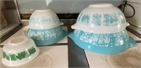 Vintage Pyrex  Amish Butterprint Nesting Bowls