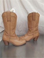Womens Size 8 cowboy boots