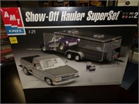 Show Off Hauler Super Set Model Kit
