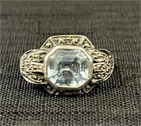 ORNATE VINTAGE STERLING SILVER RING WITH STONES
