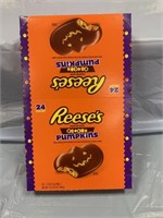 SEALED BOX REESES PUMPKINS / W PIECES