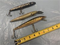 GROUP OF 3 MIX MUSKEE LURES