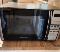 Emerson Brush Stainless & Black Microwave