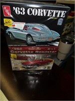 '63 Corvette & '62 Corvette Roadster Model Kits