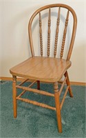 Bow back kitchen chair with turn spindles