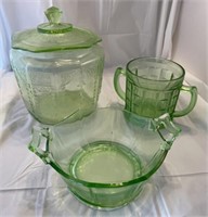 Green depression biscuit jar (lid chip), sugar