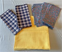 Tablecloth and napkins, Linen