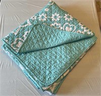 Queen size quilted bedspread