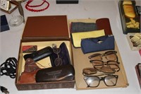 Lot of Vintage Eye Glasses and Cases +++