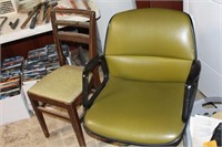 MCM Avacado Chair plus Extra
