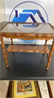 End table with glass tray top