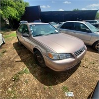 2000 Gold Toyota Camry (No Battery)