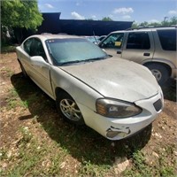 2004 White Pontiac Grand Prix GT (No Battery)