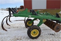 John Deer 714 Chisel Plow W/Front Disc