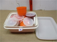 Assorted Tupperware