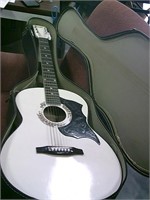 Tempo Grande Hummingbird Guitar & Case