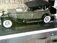 1932 Die Cast Cadillac 12"