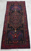 SIRJAN HAND KNOTTED WOOL AREA RUG, 4'11" X 11'