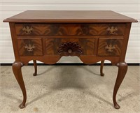 MAHOGANY QUEEN ANNE 4 DRAWER DRESSING TABLE