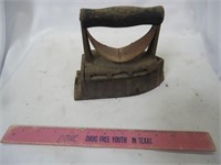 Antique 1903 The Monitor Iron