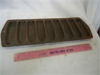 Cast iron cornbread pan (unmarked)