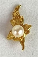 14K Yellow Gold Pendant with Pearl