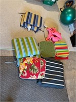 Seat cushions & 4 flamingos