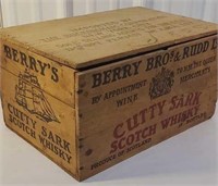 Cutty Sark Scotch whiskey wooden crate with