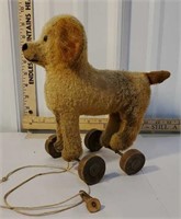 Early pull toy dog