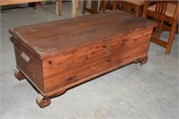 VINTAGE CEDAR CHEST ! READ DISCRIPTION !