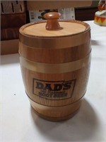 Dad's Root Beer mini barrel with lid 7"