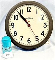 Vintage GENERAL ELECTRIC Wall Clock Works!