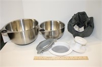 Pampered Chef Mixing Bowls & Bowl Cozy Set