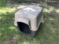 Large dog house 2 pieces
