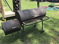 Dual smoker charcoal grill. Not rusted out