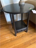ANTIQUE OVAL END TABLE NICE