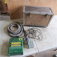 Cessco Holiday Detector, Wooden Case,