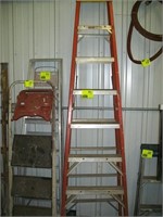 8-FOOT WERNER FIBERGLASS STEP LADDER