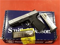SMITH &WESSON MODEL SD9 VE 9mm with 2  CLIPS
