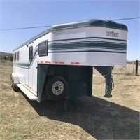 Trail-et Conquest II 3 Horse Trailer w/Living Qtrs