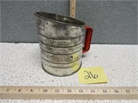 Vintage Nesco Measuring Sifter